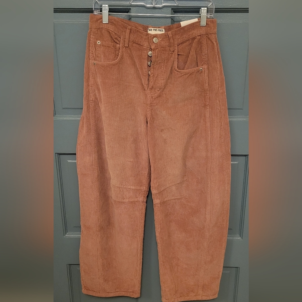 NWT- FREE PEOPLE We The Free Good Luck Cord Barrels. Size 26.